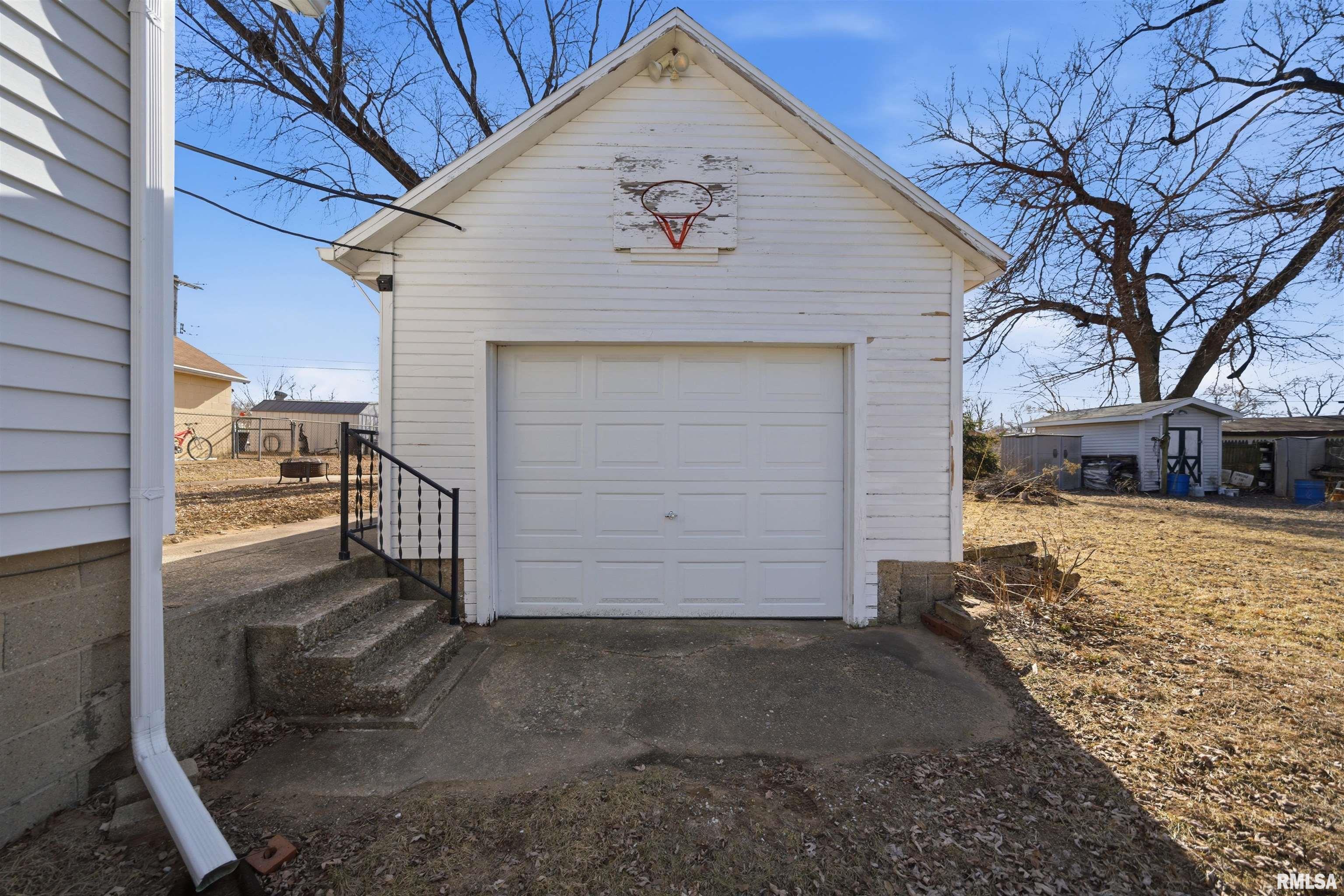 1504 Henry Street Pekin, IL 61554 - Photo 24 of 25