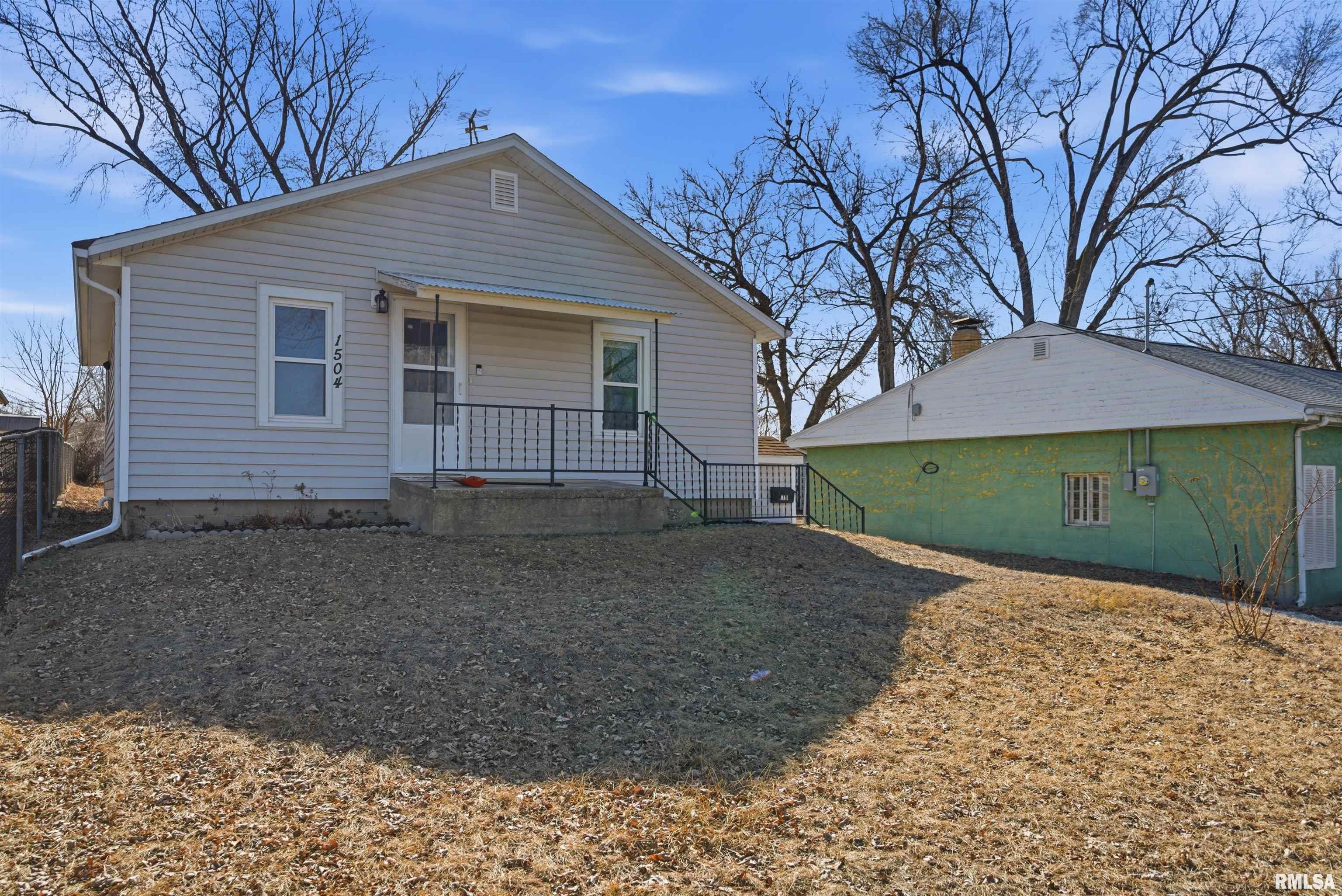 1504 Henry Street Pekin, IL 61554 - Photo 3 of 25