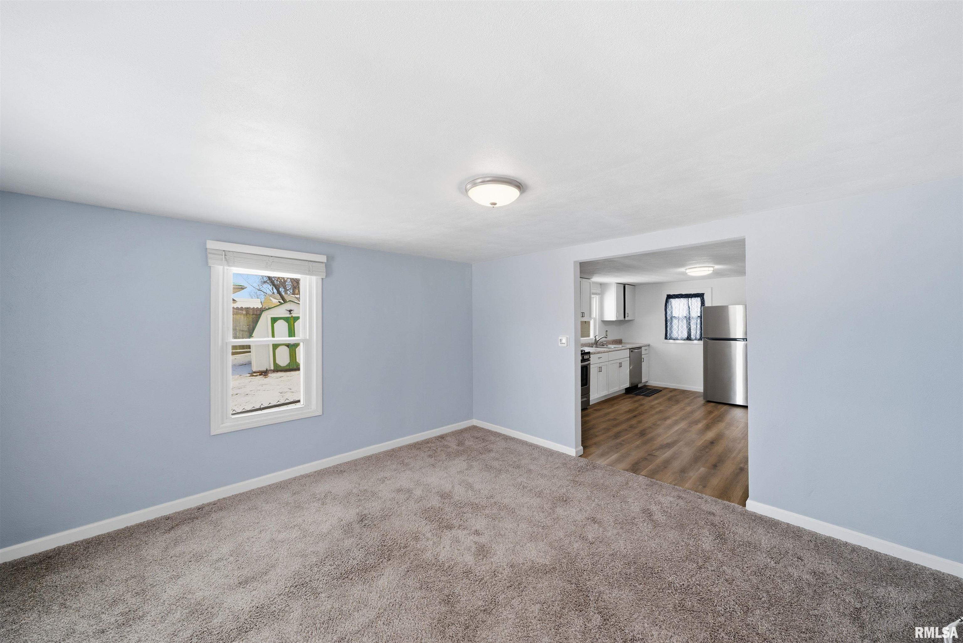 1504 Henry Street Pekin, IL 61554 - Photo 4 of 25