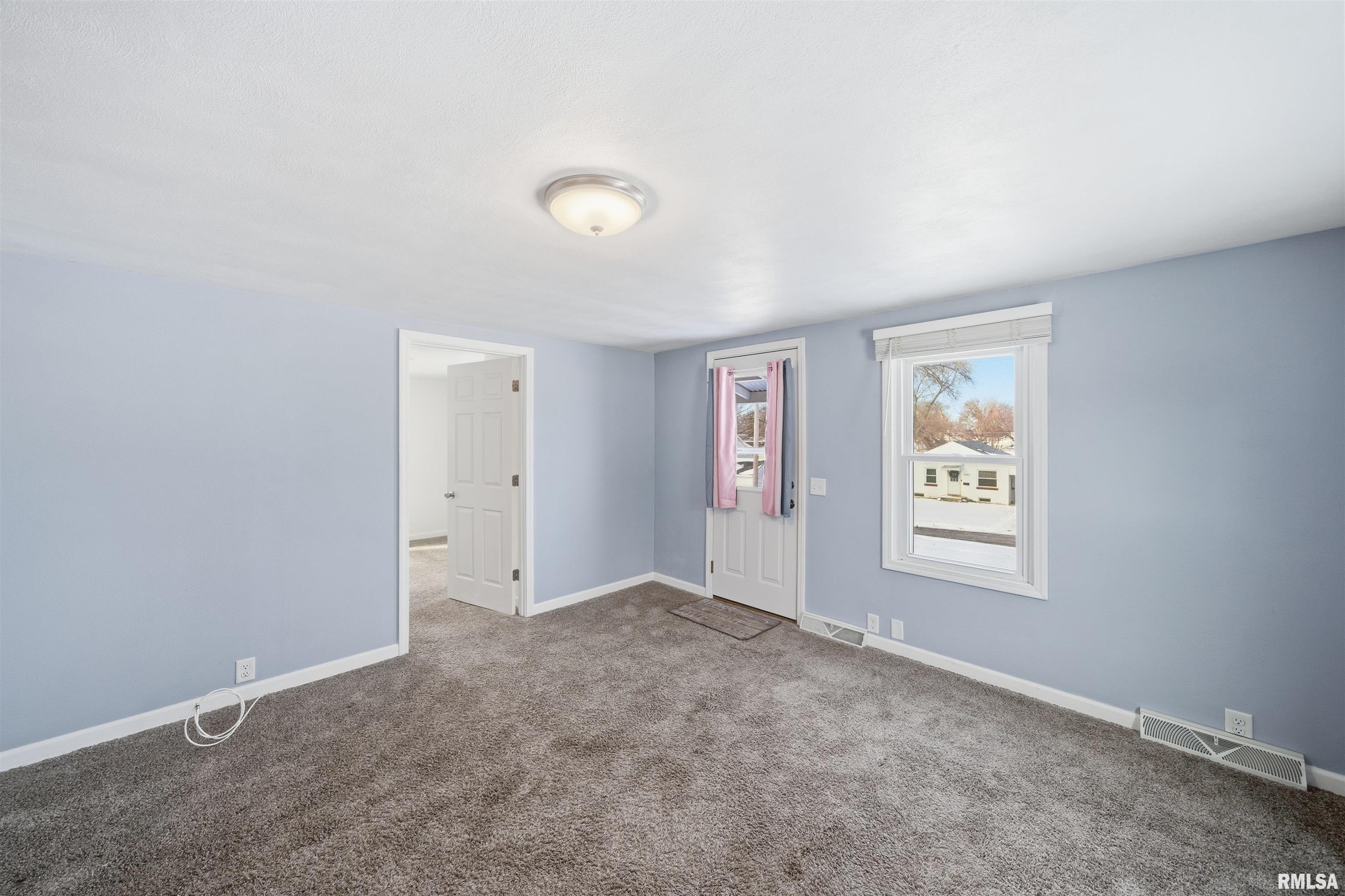 1504 Henry Street Pekin, IL 61554 - Photo 6 of 25