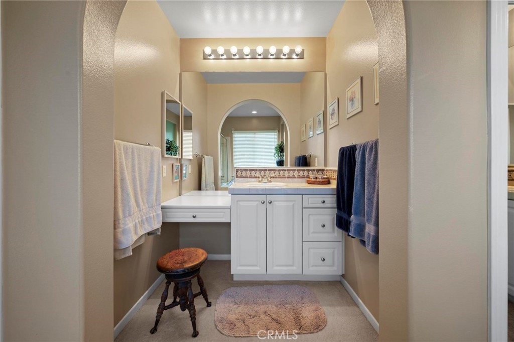 3262 Bluebird Circle Simi Valley, CA 93063 - Photo 31 of 43 a view of a hallway with entryway