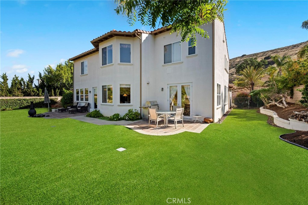 3262 Bluebird Circle Simi Valley, CA 93063 - Photo 38 of 43 a view of a house with backyard and sitting area