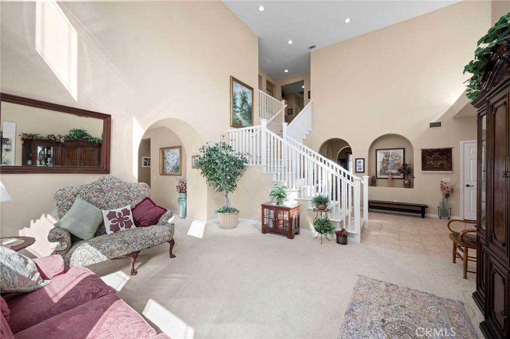 3262 Bluebird Circle Simi Valley, CA 93063 - Photo 5 of 43 a living room with furniture