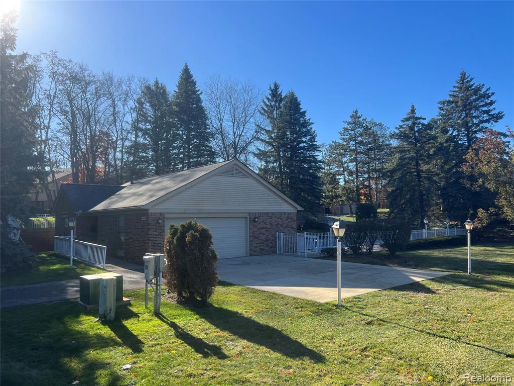 29726 Pine Ridge Circle Farmington, MI 48331 - Photo 19 of 25