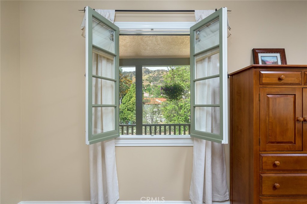 752 Glenview Road Glendale, CA 91202 - Photo 50 of 64 a view of front door