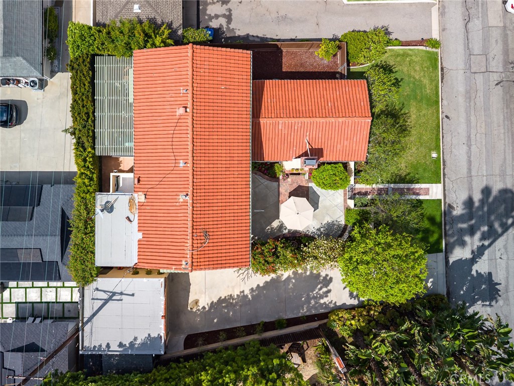 752 Glenview Road Glendale, CA 91202 - Photo 63 of 64 an aerial view of a house with a yard and a garage