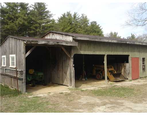 15 Barbs Hill Road Foster, RI 02825 - Photo 10 of 12 Parking Lot/Garage.