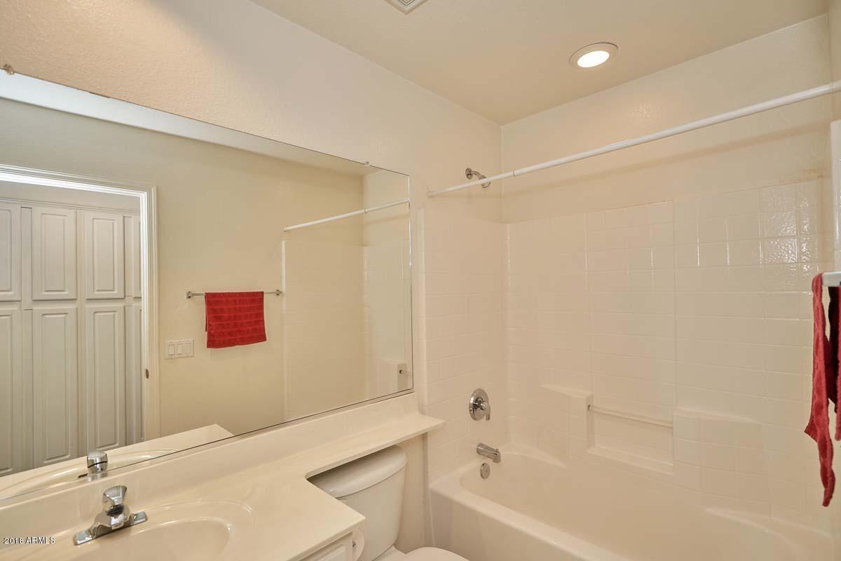 4597 East Walnut Road Gilbert, AZ 85298 - Photo 19 of 51 Hall Bath