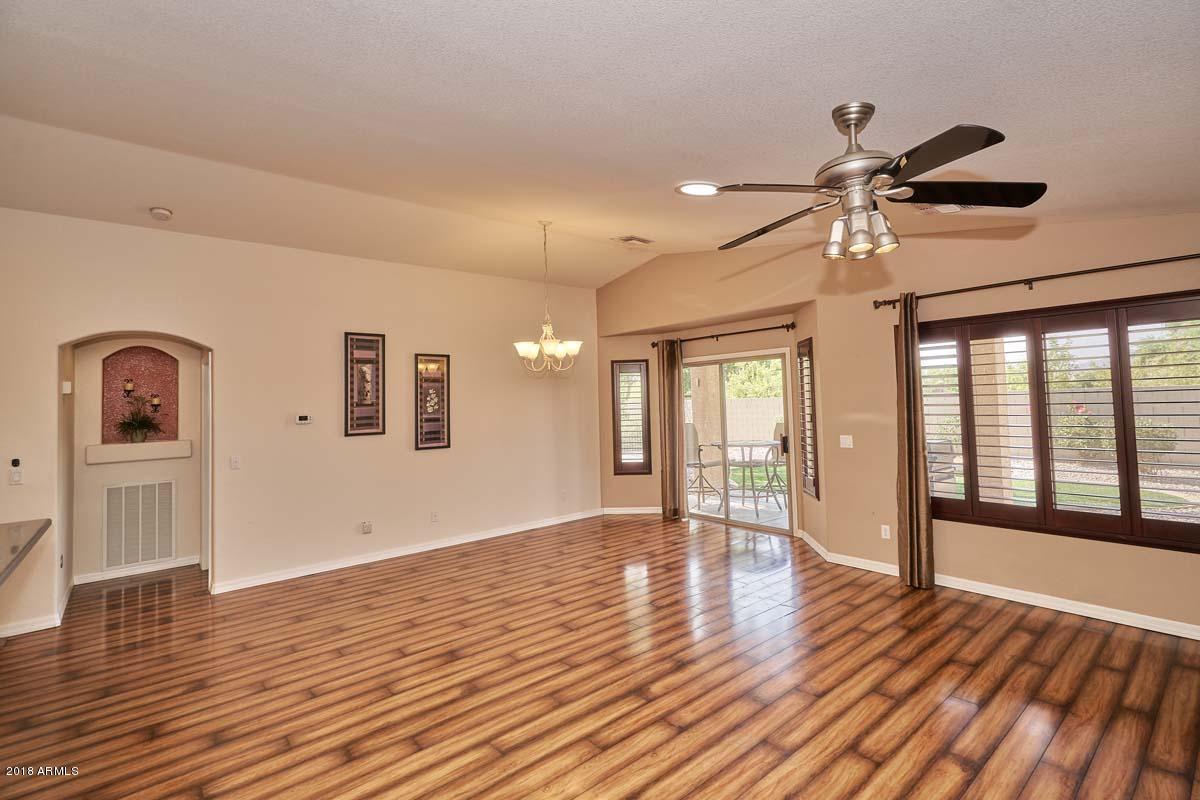 4597 East Walnut Road Gilbert, AZ 85298 - Photo 5 of 51 Great Room4