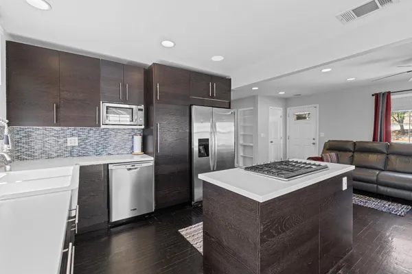 $425,000 | 6214 1st Avenue, Sacramento, CA 95817