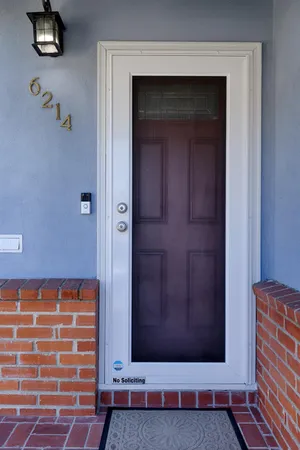 $425,000 | 6214 1st Avenue, Sacramento, CA 95817