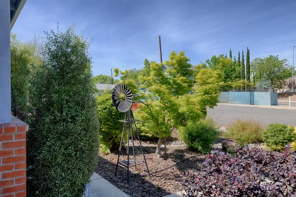 $425,000 | 6214 1st Avenue, Sacramento, CA 95817