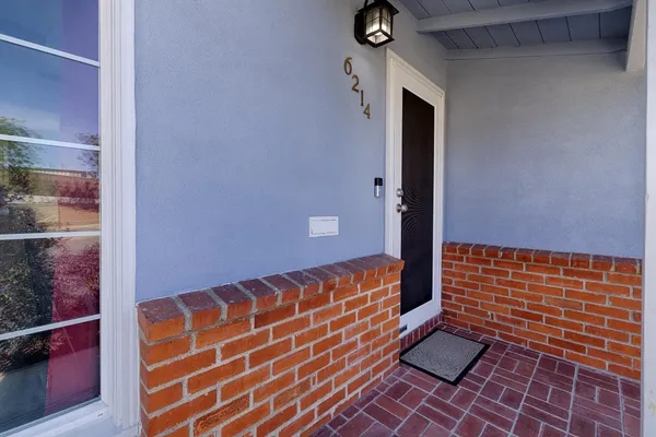 $425,000 | 6214 1st Avenue, Sacramento, CA 95817