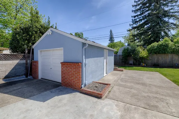 $425,000 | 6214 1st Avenue, Sacramento, CA 95817
