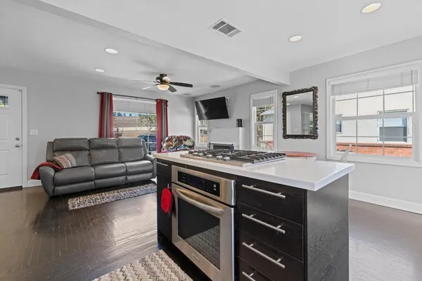 $425,000 | 6214 1st Avenue, Sacramento, CA 95817