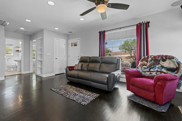 $425,000 | 6214 1st Avenue, Sacramento, CA 95817