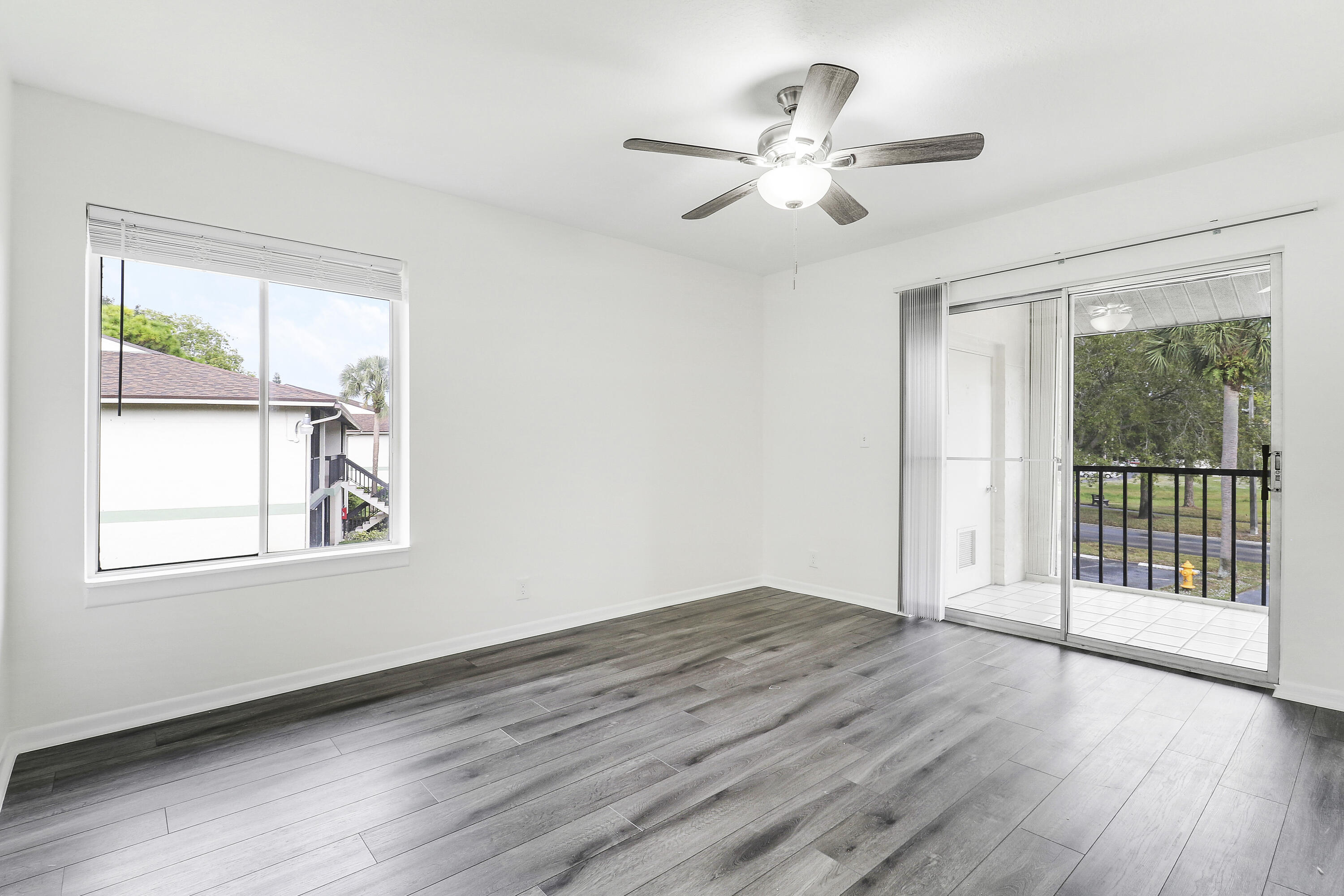 6392 Chasewood Drive, Unit F Jupiter, FL 33458 - Photo 5 of 29 House3-5