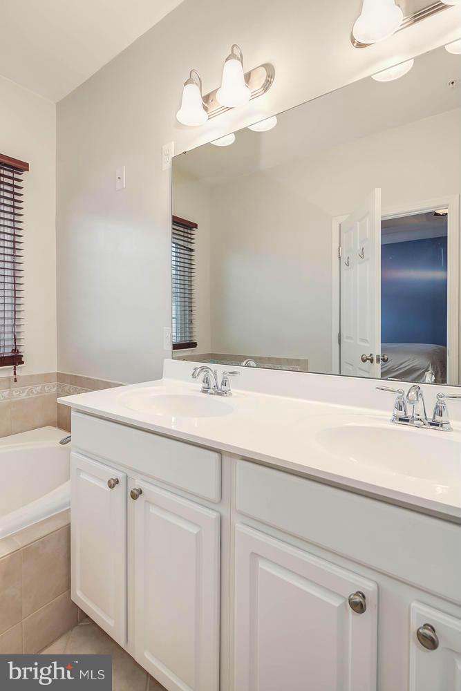 1745 Theale Way Hanover, MD 21076 - Photo 18 of 25 Bath (Master)