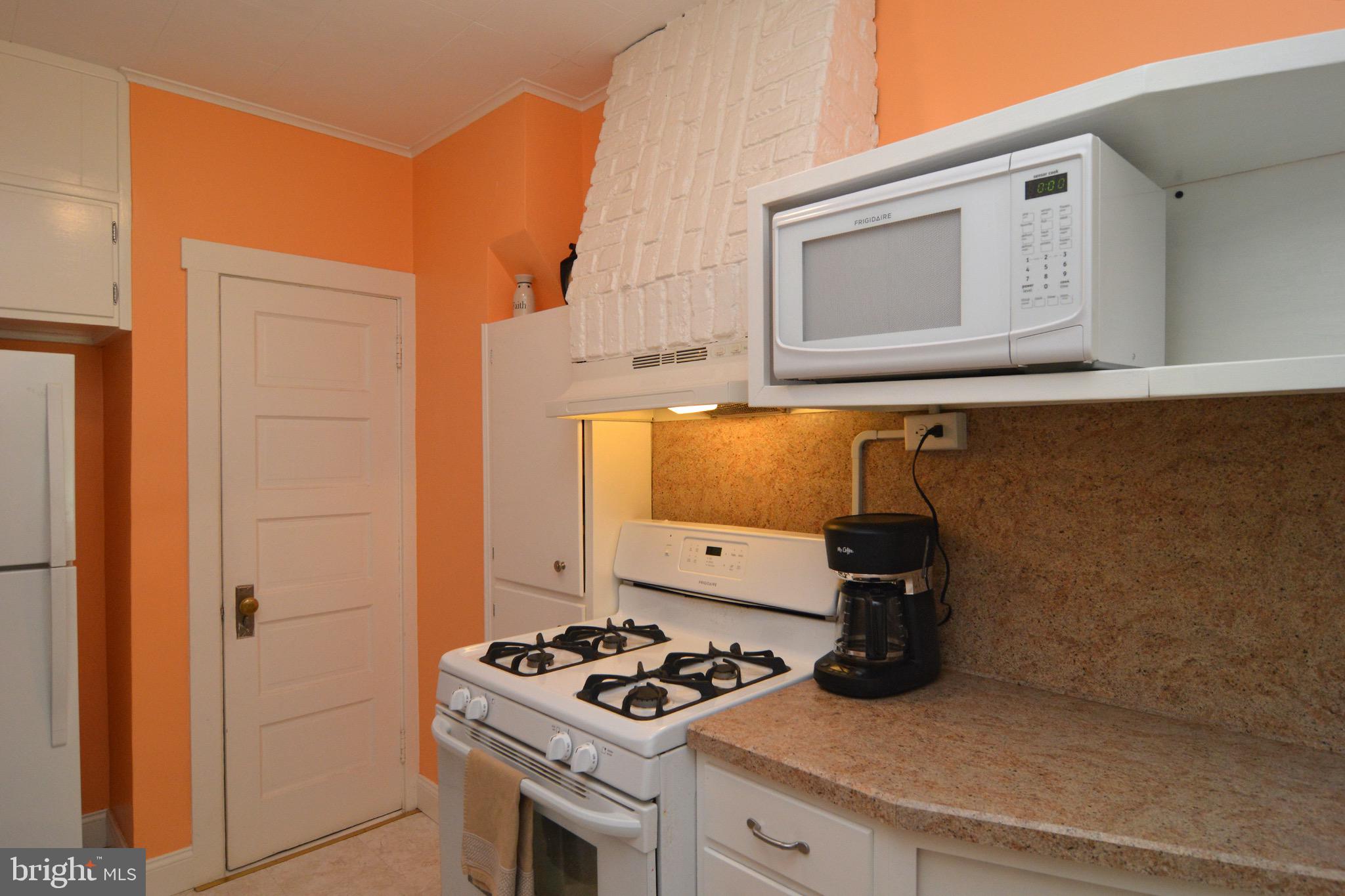 402 Sunset Road Reading, PA 19611 - Photo 14 of 39