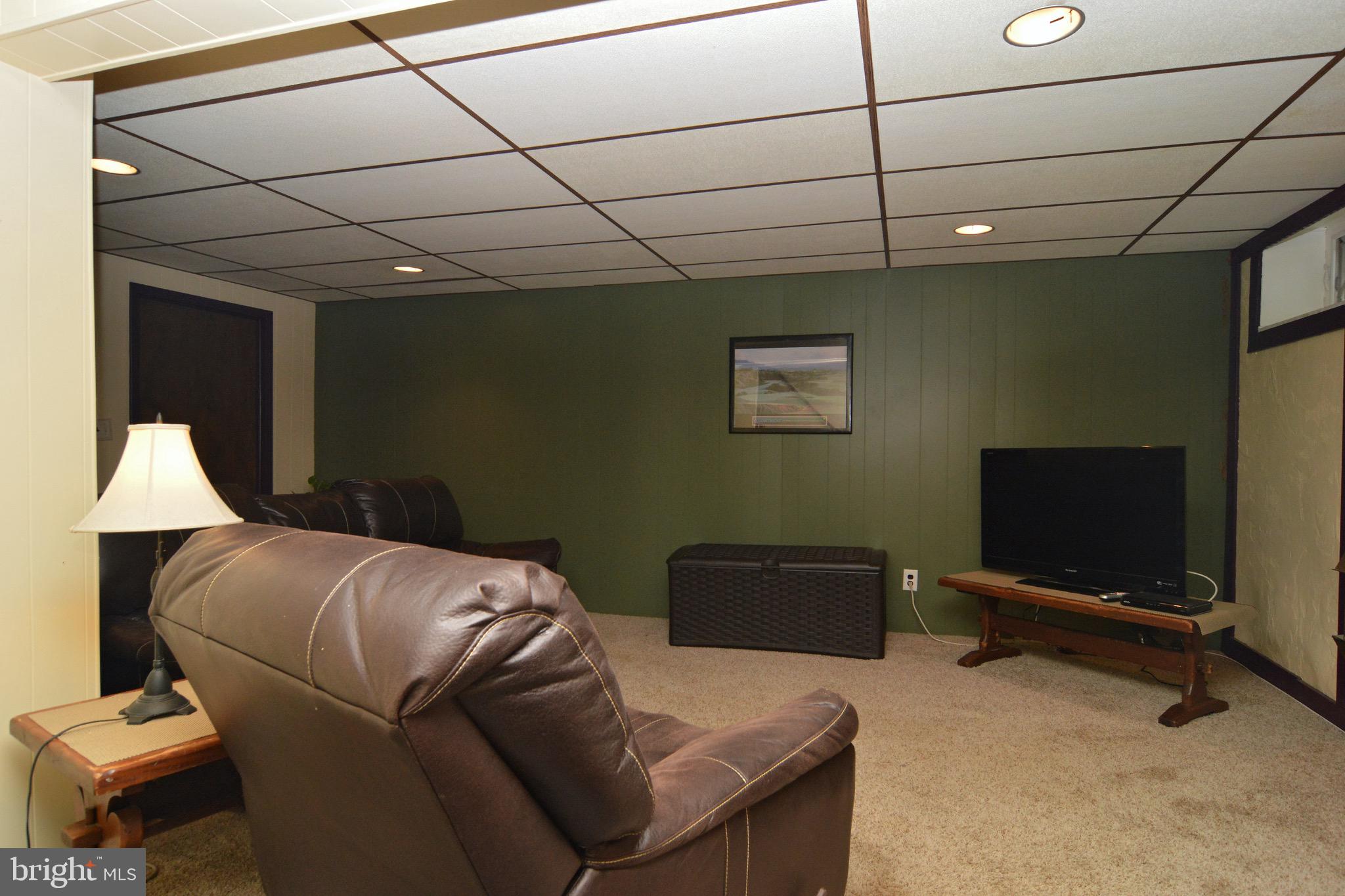 402 Sunset Road Reading, PA 19611 - Photo 22 of 39
