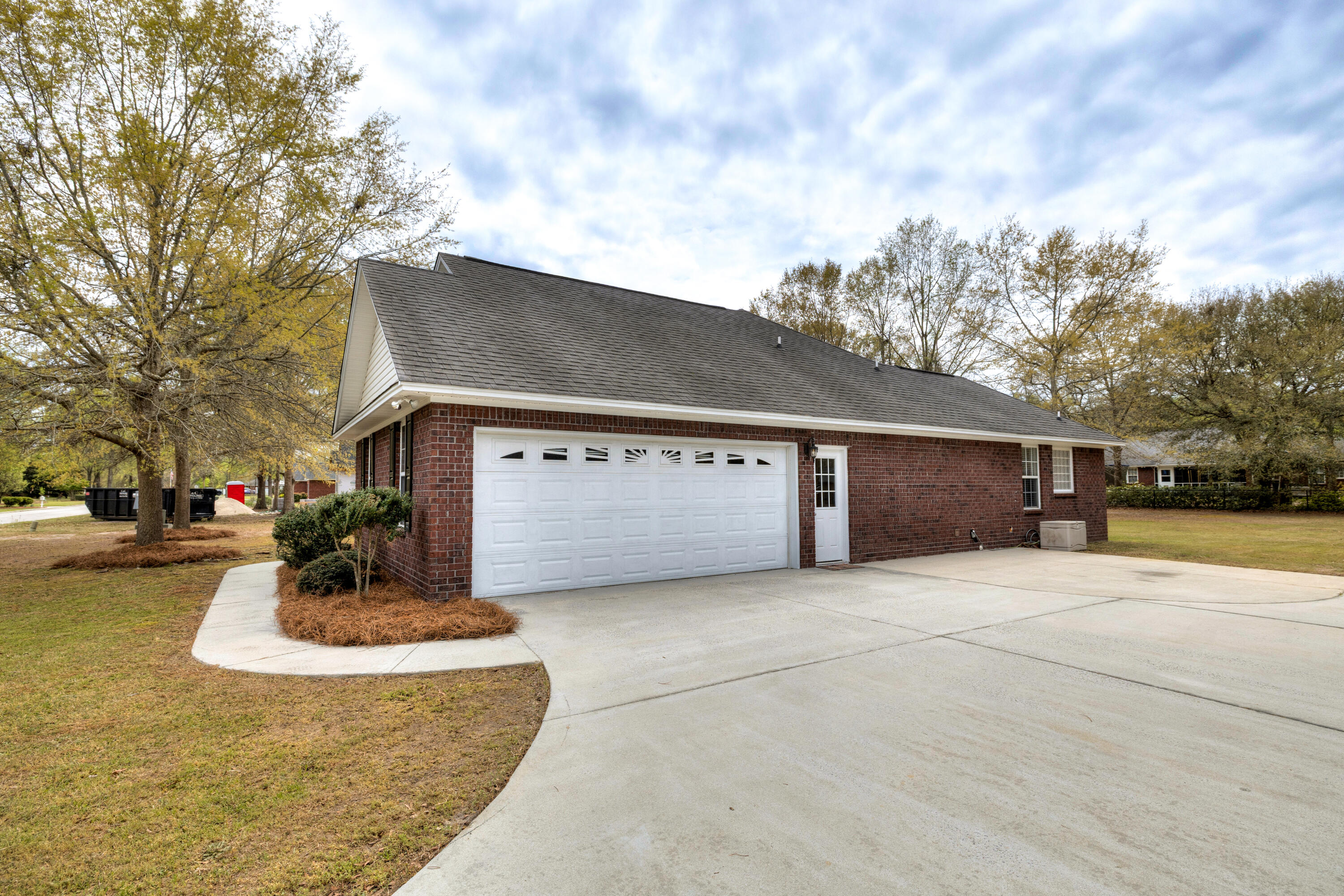 1353 McKenzie Road Manning, SC 29102 - Photo 4 of 37