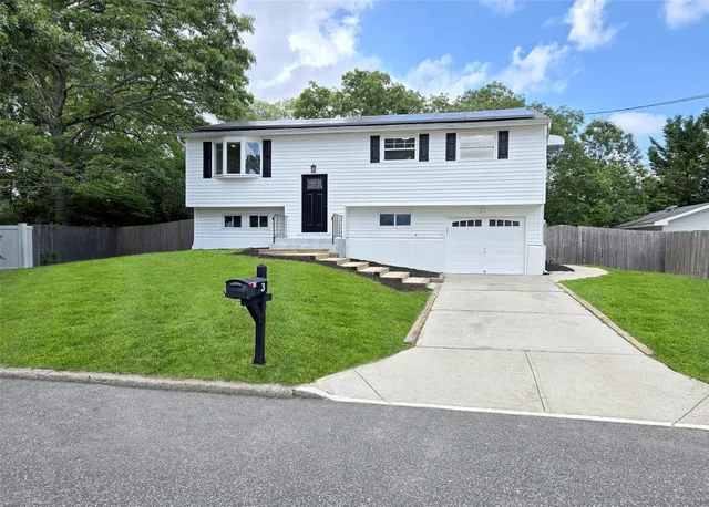 $630,000 | 3 Fury Drive, Selden, NY 11784