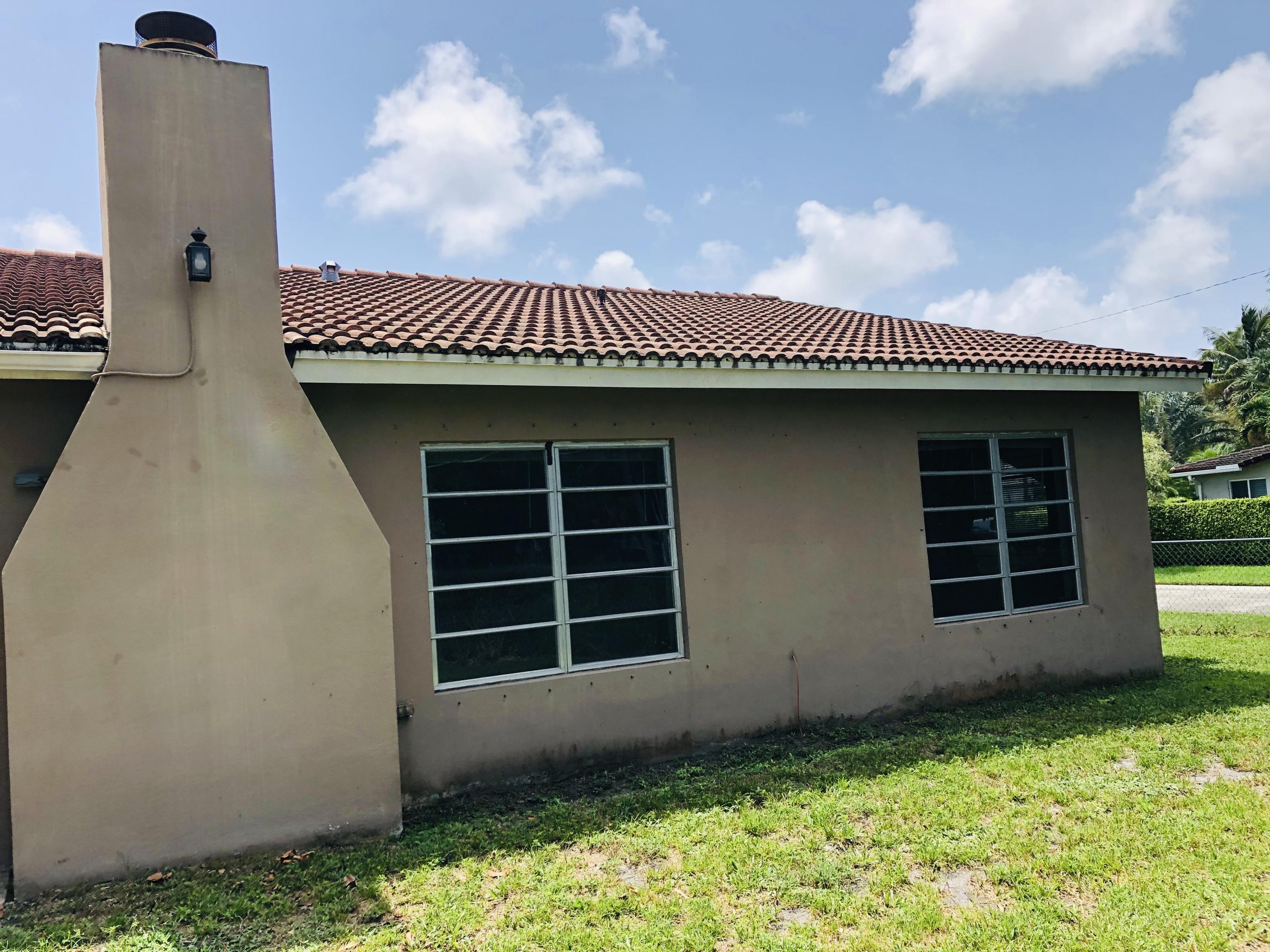 899 Northwest 7th Street Boca Raton, FL 33486 - Photo 2 of 22 IMG_5935