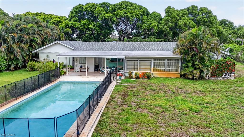 1608 Crayton Road Naples, FL 34102 - Photo 29 of 32