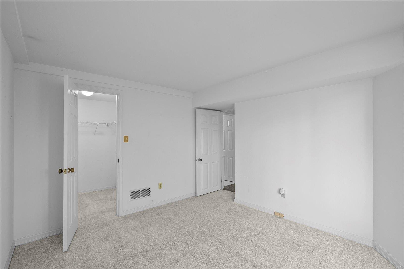 606 Highview Cir Drive Ballwin, MO 63021 - Photo 27 of 35