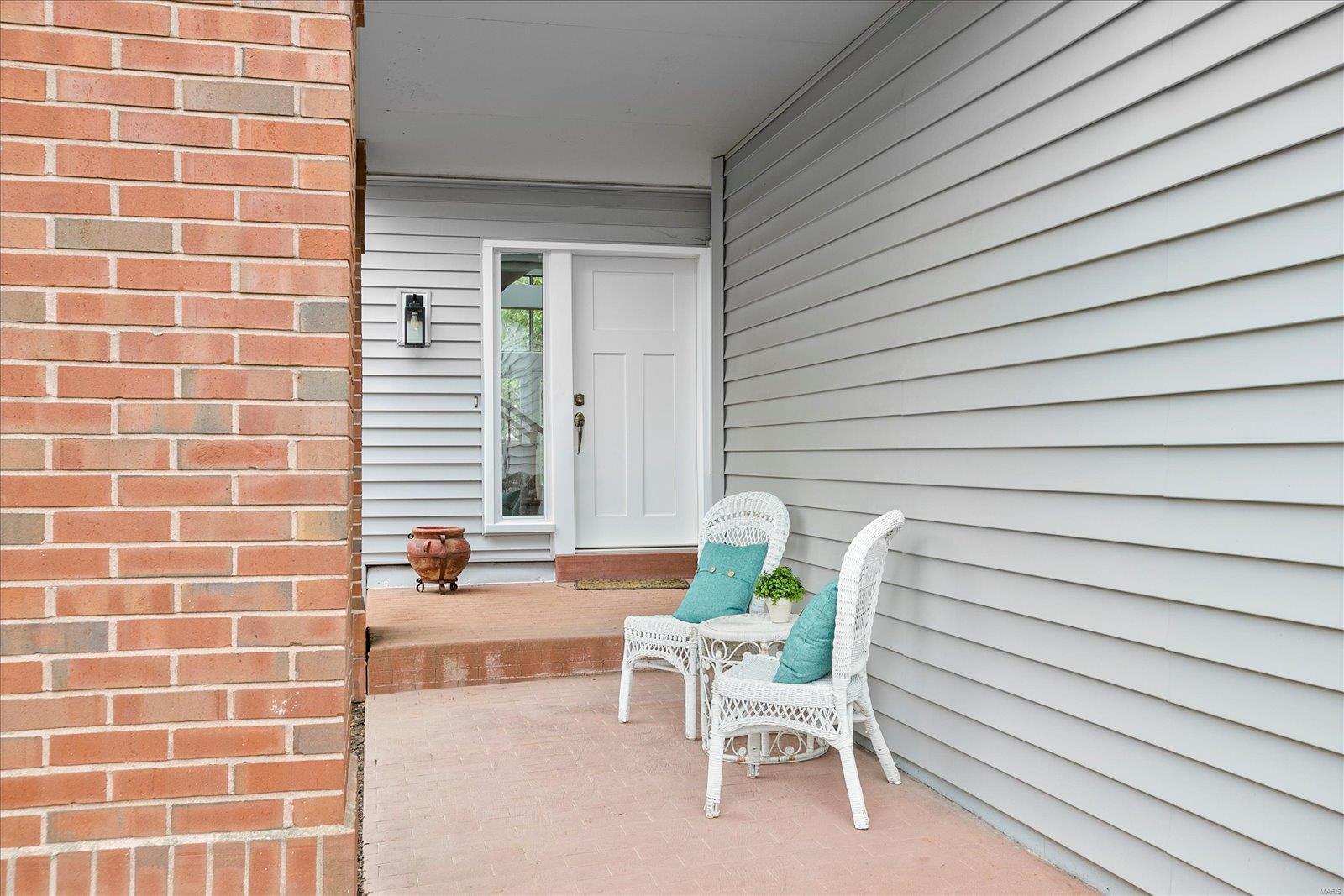 606 Highview Cir Drive Ballwin, MO 63021 - Photo 3 of 35