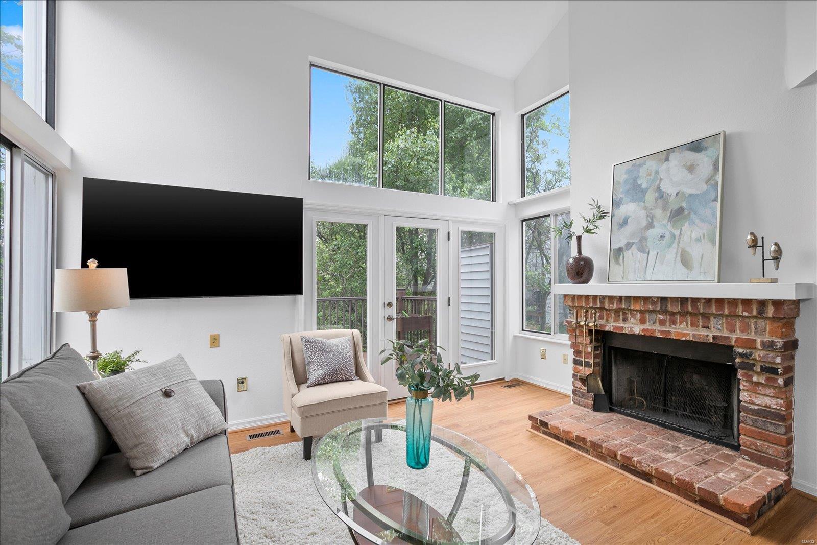 606 Highview Cir Drive Ballwin, MO 63021 - Photo 6 of 35