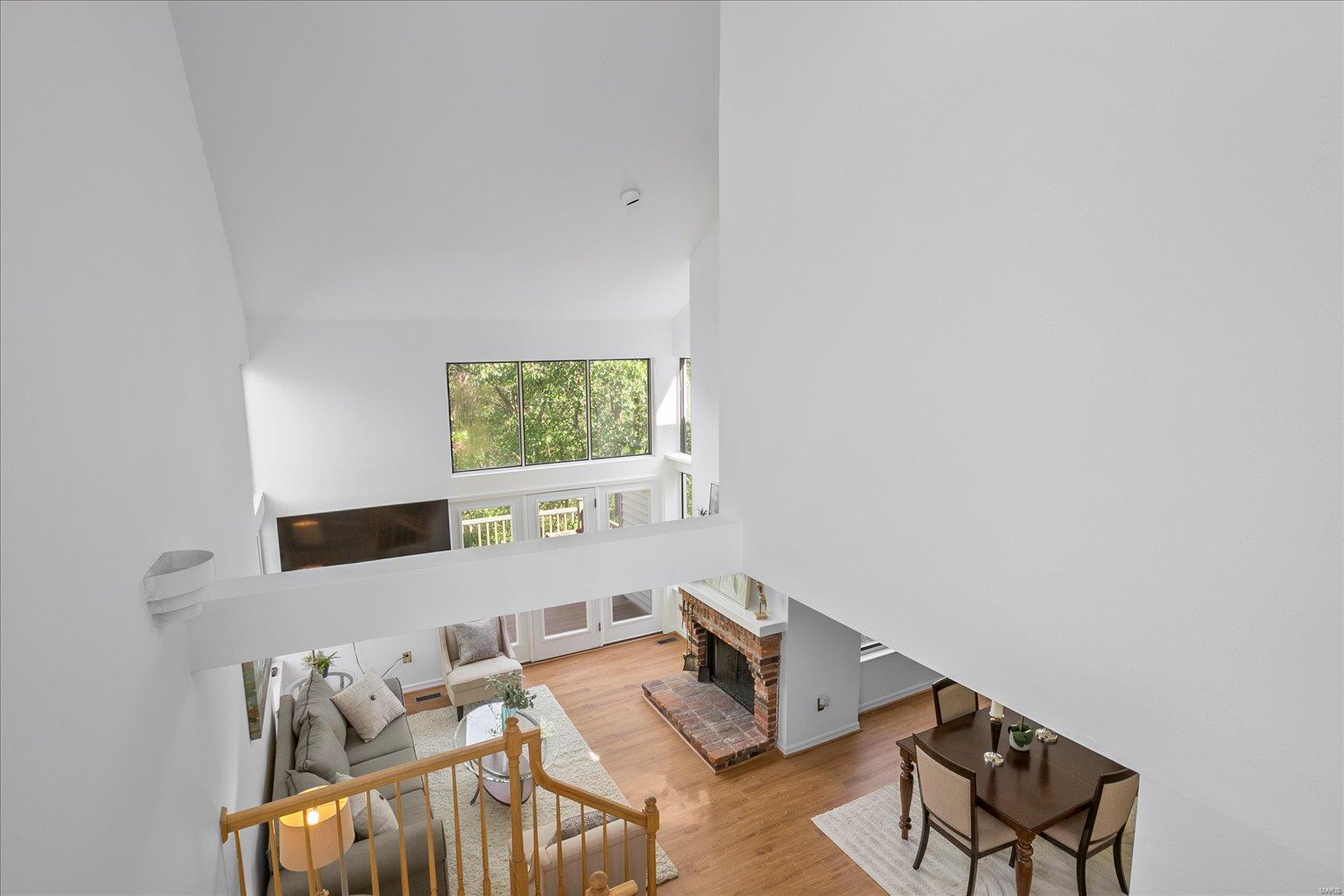 606 Highview Cir Drive Ballwin, MO 63021 - Photo 7 of 35