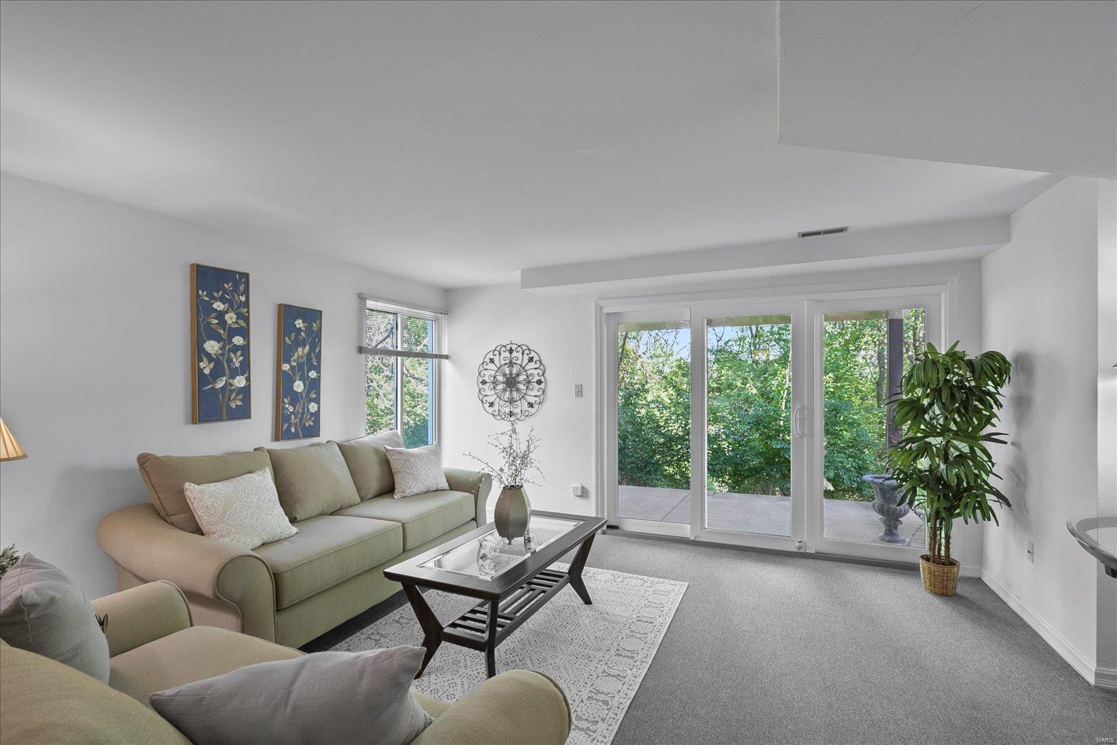 606 Highview Cir Drive Ballwin, MO 63021 - Photo 9 of 35