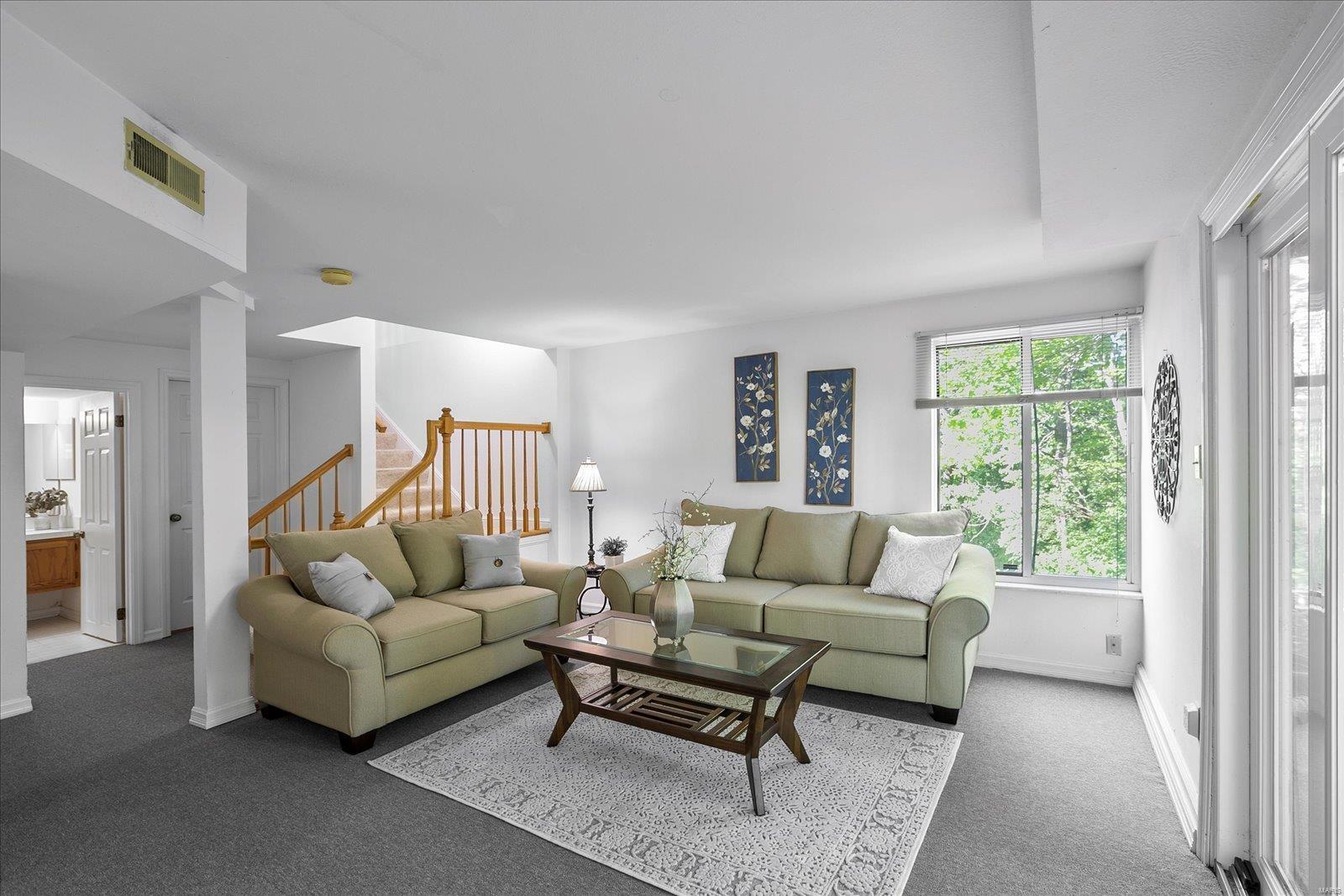 606 Highview Cir Drive Ballwin, MO 63021 - Photo 10 of 35