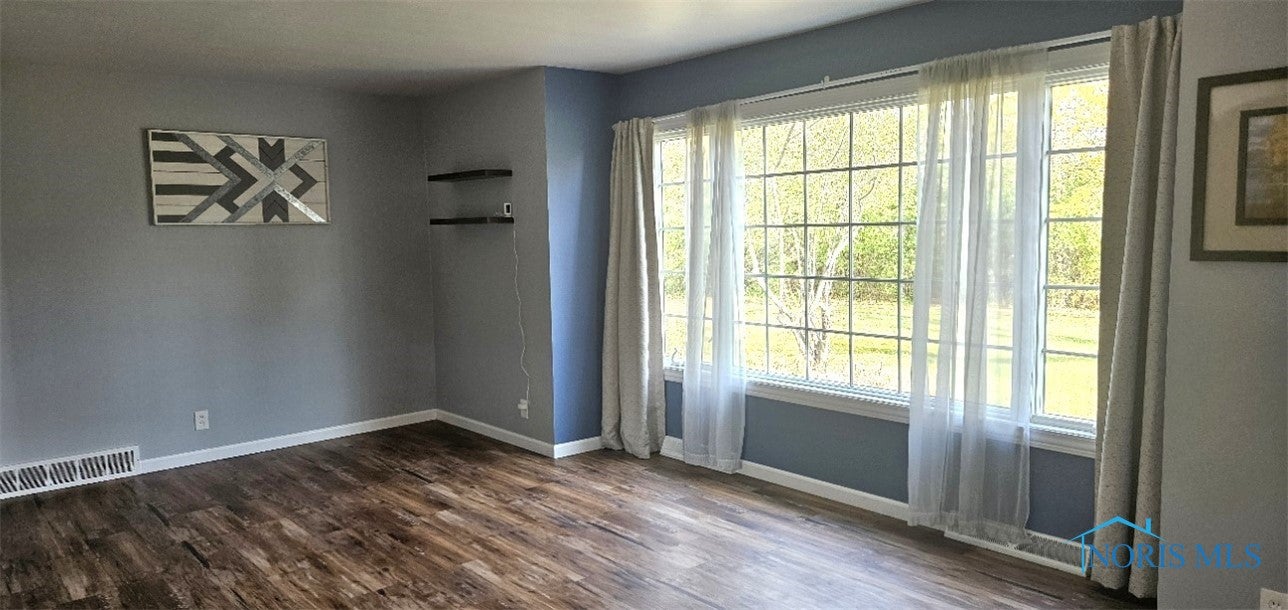 7710 Noward Road Waterville, OH 43566 - Photo 19 of 42 living room w/lifeproof floors