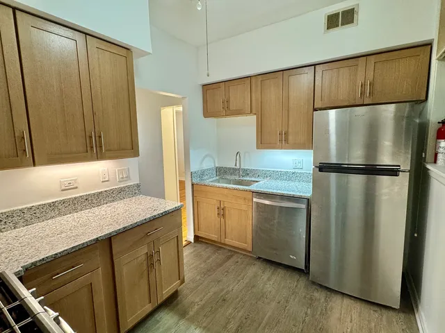 $2,250 | 6042 North Kenmore Avenue, Unit 1, Chicago, IL 60660