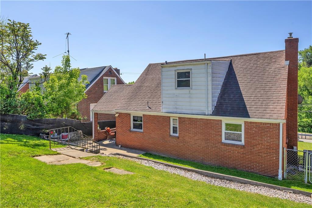 1117 Broughton Road Pittsburgh, PA 15236 - Photo 33 of 37 View of back of home