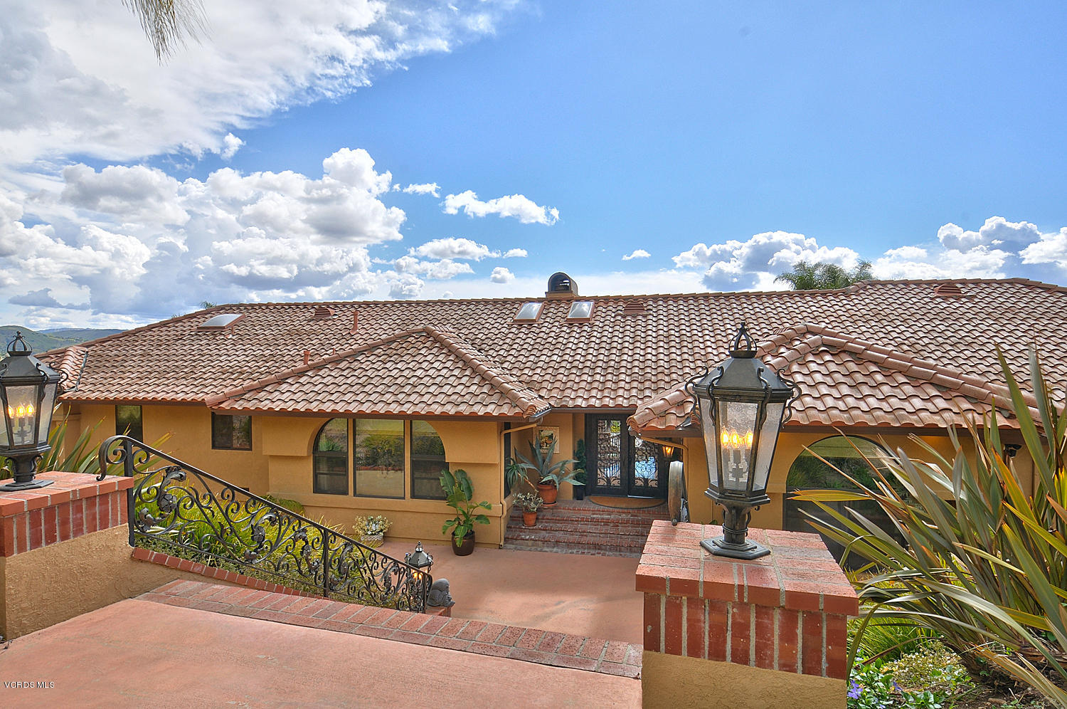 12416 Presilla Road Camarillo, CA 93012 - Photo 4 of 47 SKY_11