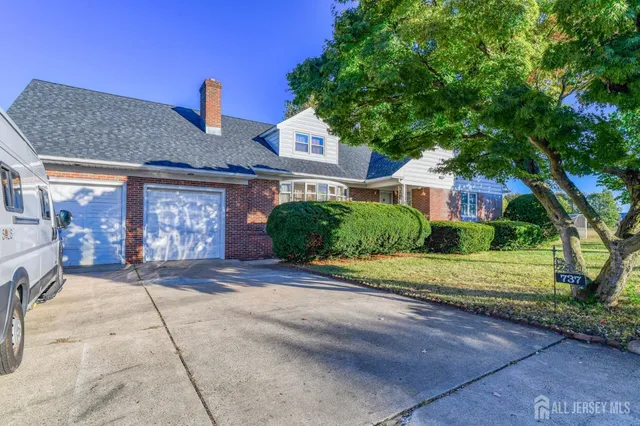 $1,700 | 737 Roseland Place, Unit 2, North Brunswick, NJ 08902