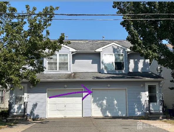 $3,300 | 13 Hampton Road, Unit B, New Brunswick, NJ 08901