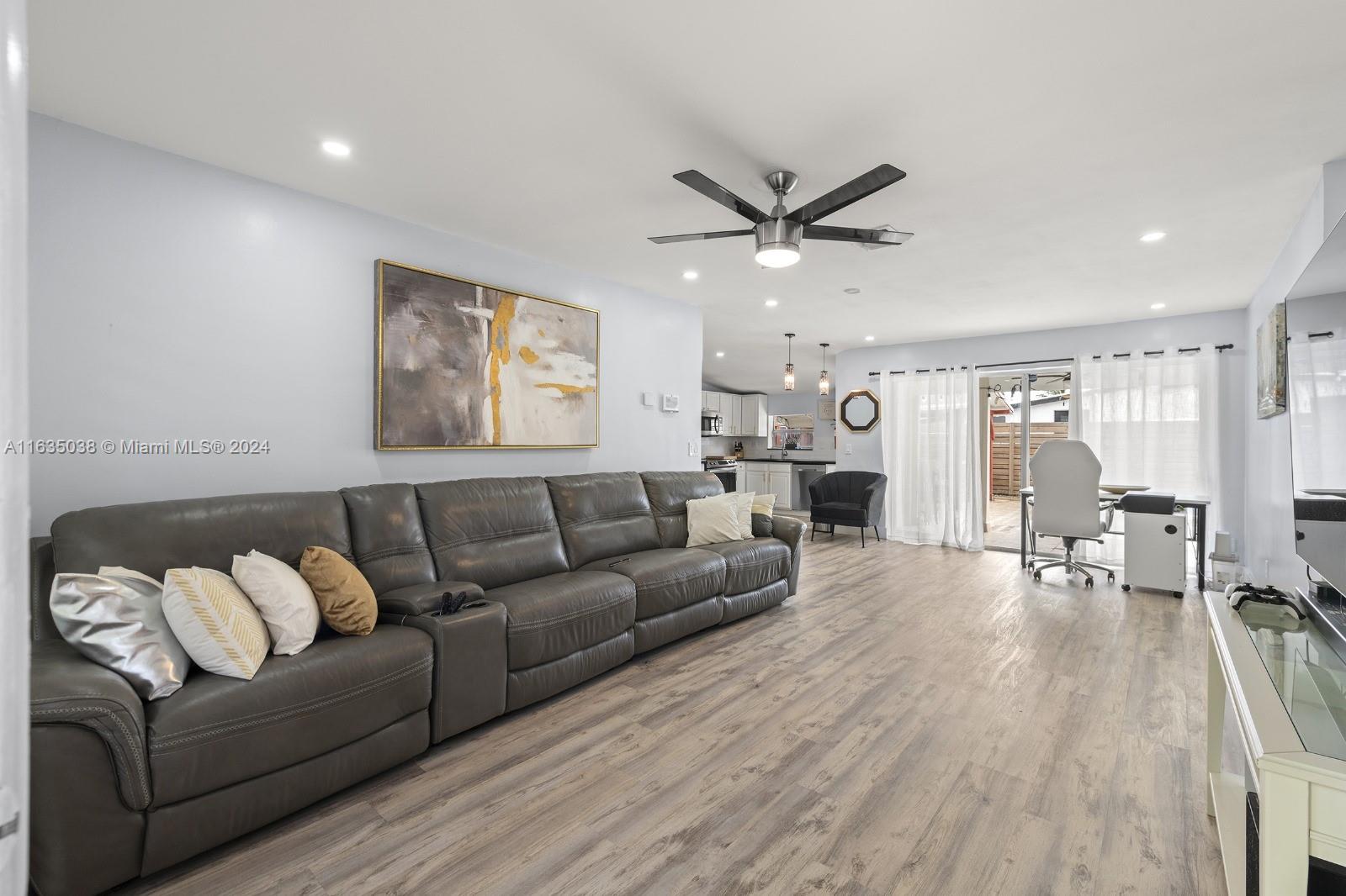 7190 Harding Street Hollywood, FL 33024 - Photo 5 of 26