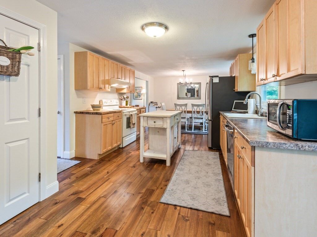 6 Berkley Road Milford, MA 01757 - Photo 11 of 41