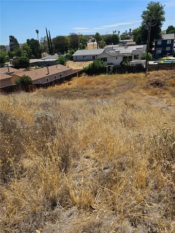 a view of a lake with houses