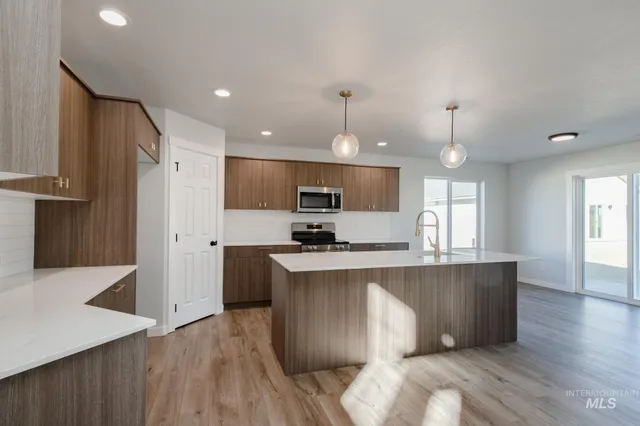 $599,990 | 18445 North Trumpet Lily Avenue, Nampa, ID 83687