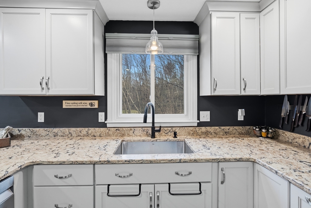 35 Shannon Road Hampstead, NH 03841 - Photo 7 of 32