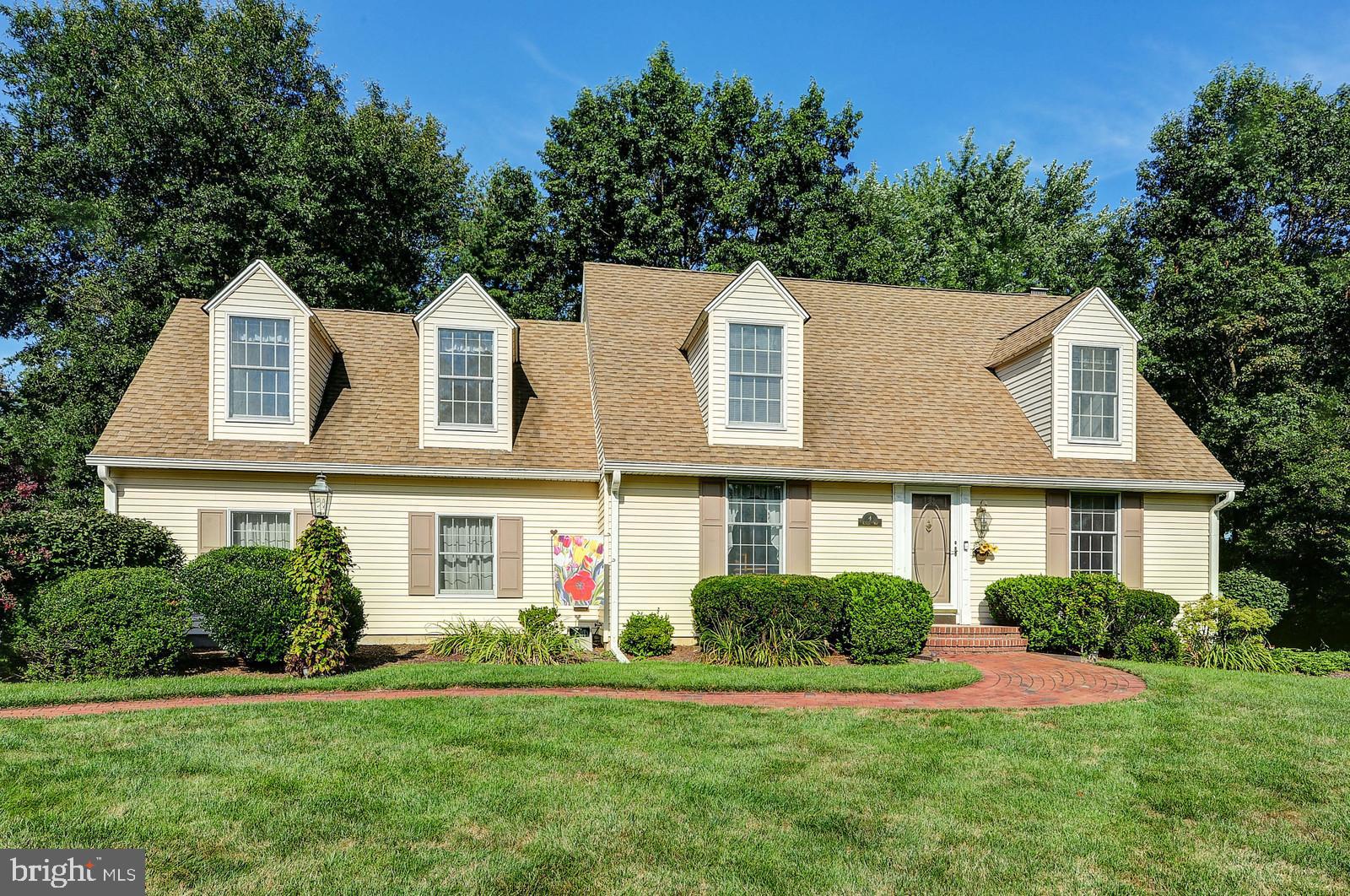 4 Azalea Way Hamilton, NJ 08690 - Photo 2 of 30 Fantastic Curb Appeal!