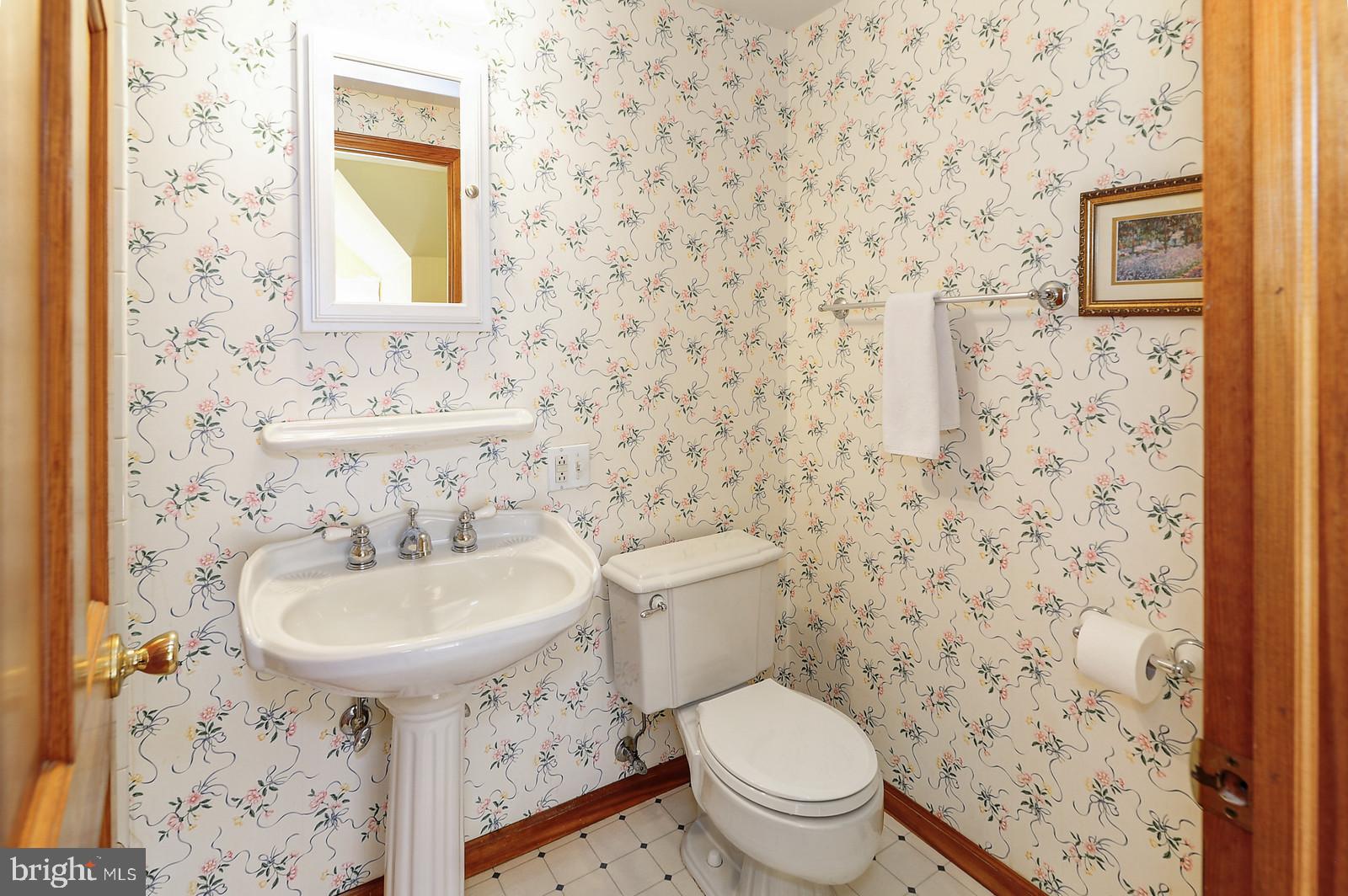 4 Azalea Way Hamilton, NJ 08690 - Photo 25 of 30 Au Pair Suite Bath