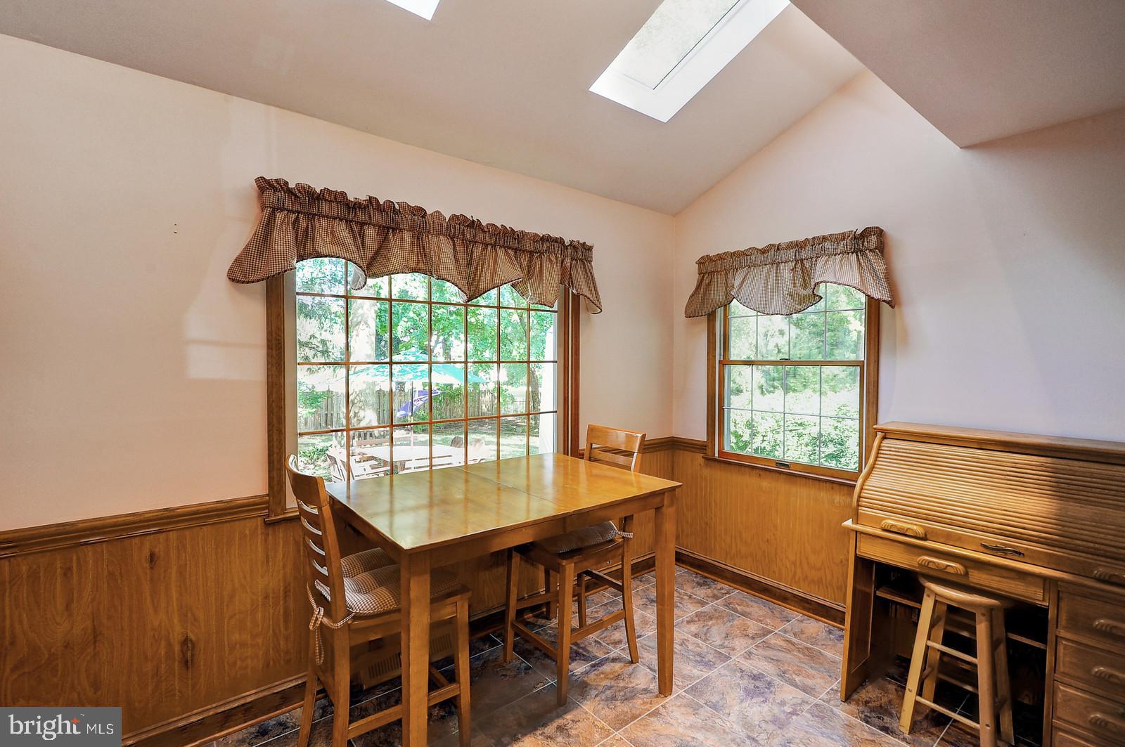 4 Azalea Way Hamilton, NJ 08690 - Photo 7 of 30 Breakfast Room