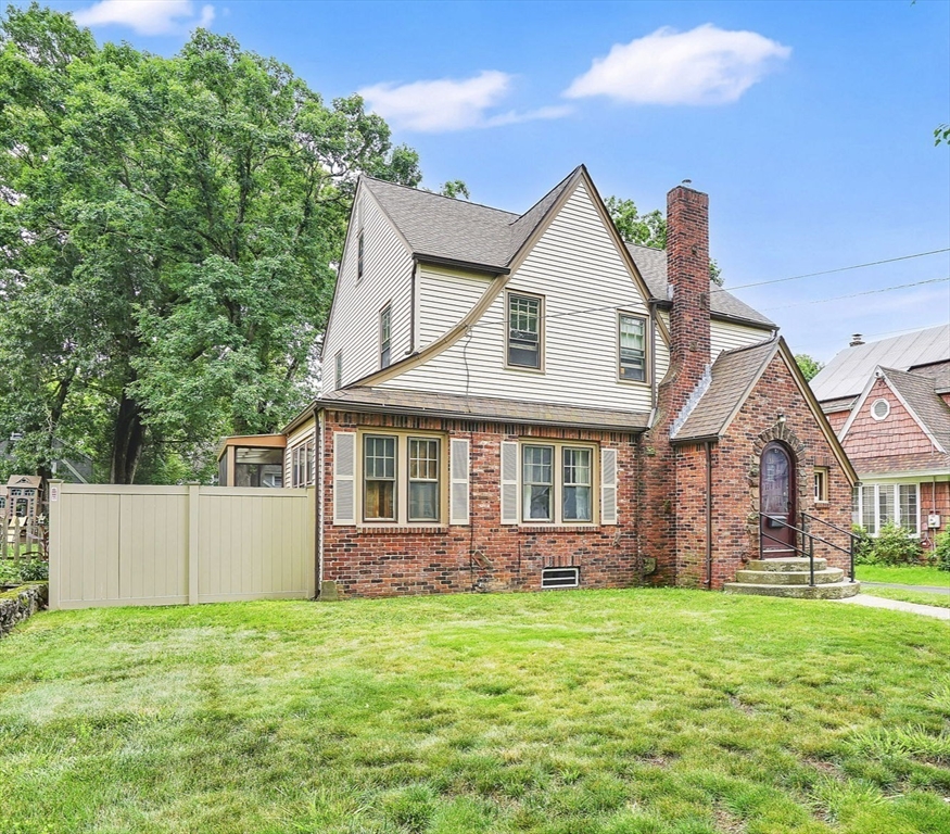 33 Olmsted Drive Springfield, MA 01108 - Photo 1 of 23