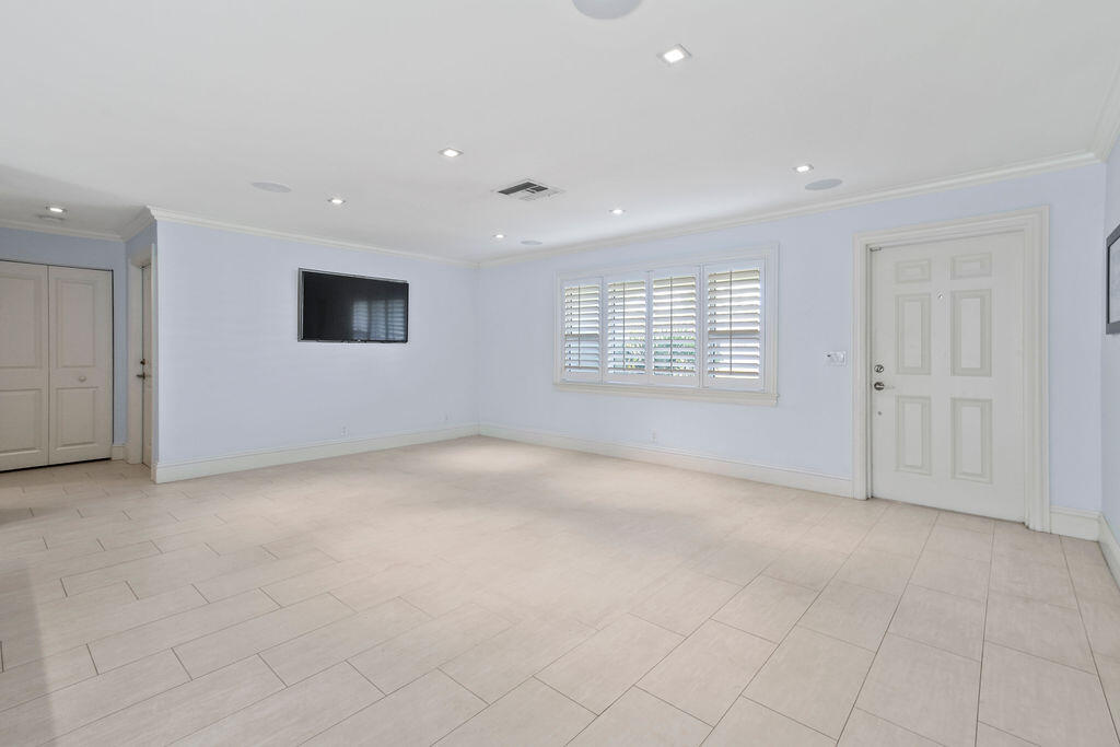 116 Windsor Road East Jupiter, FL 33469 - Photo 3 of 25 Great Room